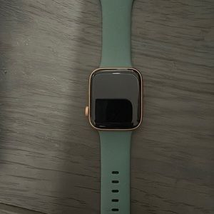 Apple Watch SE 44mm including charger (not the box though)